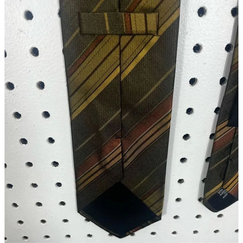 Hugo Boss tie - Picture 4 of 5